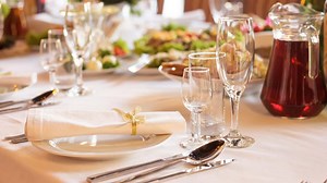 How to Set a Formal Thanksgiving Table Like a Sophisticated Adult