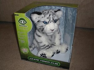 WowWee Alive Cub: White Tiger Robot Unboxed - SlashGear