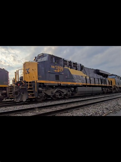 Experience Heritage Trains with CSX 1899