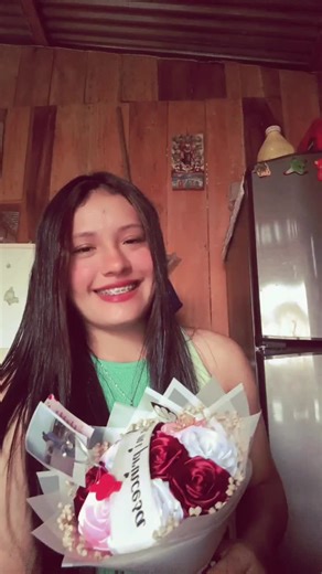 Videos de Jenny Bone 🐍 (@jenny.bc18) con “sonido original - 🦋🦋🦋🦋”