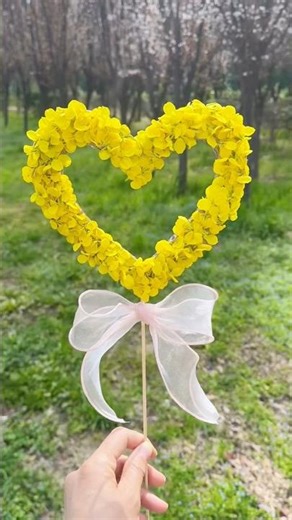 Make magic fairy wand with cardboard and rape flowers.#handicraft #lovecrafts #handdecoration