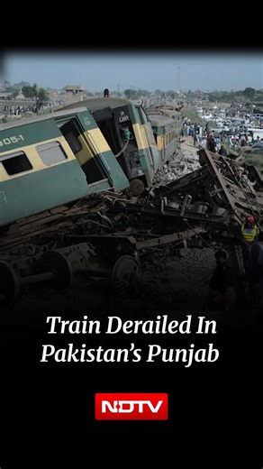 Pakistan Train Derails in Central Pakistan, Causing 6 Deaths and Injuring Dozens of People