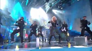 Uma das performances mais polêmica da carreira da Christina Aguilera. Genie 2.0 / Keeps Gettin' Better (Live at MTV VMAs ) ❤️ | Portal Xtina