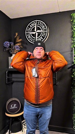 ❄️WINTER SALE PRICE £359,-❄️ C.P. COMPANY X THROWING FITS NADA SHELL EXPLORER JACKET COLOUR: ORANGE SIZE M 22″ PIT TO PIT SIZE XL 24″ PIT TO PIT USE CODE: WINTER25 WWW.XCLOTHING.NL #stoneisland #cpcompany #menswear #xclothing #stoneislanduk