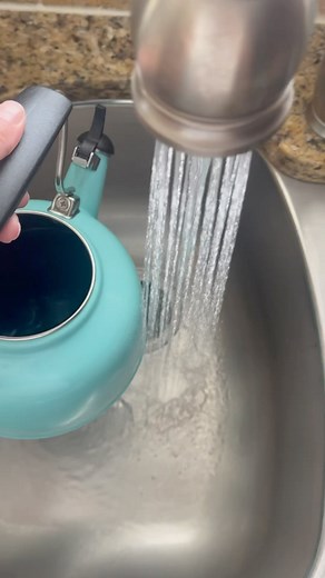 ✨Quick Tip: How to Clean Counters With Water Doing a quick clean or need to get something sticky off the counters? Try this! ✨Pour boiling water on a folded up cleaning cloth - if you have a sticky spot, place the cloth over the spot. ✨Let cool slightly and wipe clean. This doesn’t take the place of daily cleaning but it’s a great way to get those sticky spots and dried drips and spills. Works great on counters like these that hide spills until they’ve dried and are stuck on. 😉 Tag a friend tha