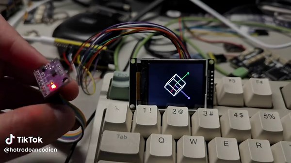 Tracking real-time data from a sensor using STM32#hotrodoan #stm32 #stm32