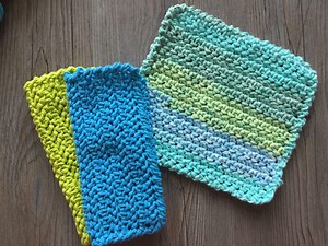 Easy Herringbone Dishcloth - Free Crochet Pattern | Rich Textures Crochet