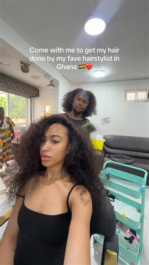 Got my first ever flip over done with my fav hairstylist in Accra, the one and only @ROLAND HAIR SALON OFFICIAL ❤️ felt very lazy doing this voiceover🥲 #flipover #accrahair #accrahairstylist #flipoversewin #ghana