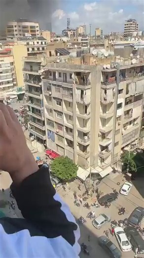 🇺🇸🇮🇱🇮🇷 The inside story of how the war started is more damning than anyone imaginedThe New York Times just published the most detailed account yet of Trump's decision to attack Iran. Every American should read it.February 11th. Netanyahu arrives at the White House for a classified Situation Room briefing. Mossad on the screens behind him. He plays Trump a video montage of potential new Iranian leaders, including the exiled son of the Shah. He tells Trump regime change is within reach. The 