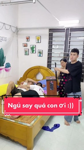 Khi bạn ngủ quá giờ trưa...