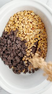 Slow Cooker Candy #candy #HolidayMagic #holidayrecipes #dessert #slowcooker #fooddolls | Food Dolls