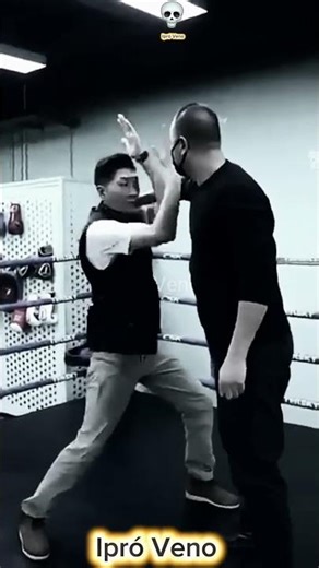 Self-defense How to defend yourself from being slapped in the face, step by step.