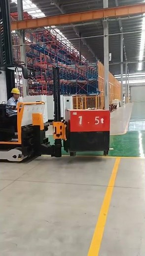 VNA forklift with 180° rotating forks