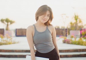 Pose Rachel Florencia Pamer Bikini Jadi Sorotan, Hot Banget! - GenPI.co