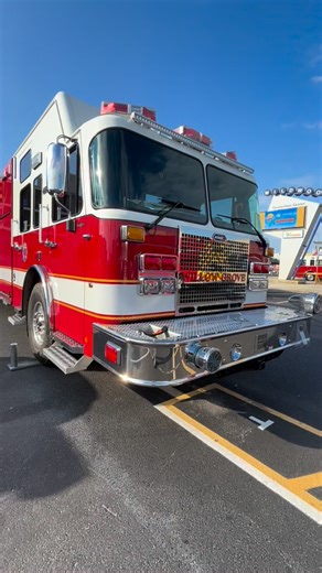 Gerard Oakley on Instagram: "Willow Grove Fire Department Rescue Engine 229, which is a 2025 KME Predator (1500/750/50F). . ——————————— 🚒 Willow Grove Fire Department 🔥 Rescue Engine 229 🏫 Pittsgrove, NJ ——————————— firetruck fireengine pompier bomberos bombeiros feuerwehr #WillowGroveFireDepartment #RescueEngine229 #2025KME 2025KMEPredator #SalemCountyFireDepartment"