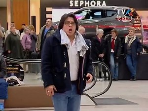 101K views · 1.1K reactions | Flashmob Il Trovatore În co-producția Erdélyi Figyelő și a Operei Maghiare din Cluj, a fost finalizat primul flashmob înregistrat de muzica de la Cluj. Dirijor: Szabolcs Kulcsár Solist: Hector Lopez Regizor: Jenő Szabó Regizor de film: Emese Víg Ingineri de sunet: László Kovács, István Szabó Inregistrat de: Áron Antal, Zsigmond Erdős, Radu Ilea, Daniel Taranu, Adrian Baciu Montaj: Cosmin Osorhean | I Love You Cluj | Facebook