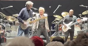 2023 Jeff Beck Tribute Concert Led By Clapton, Stewart, Wood - Best Classic Bands