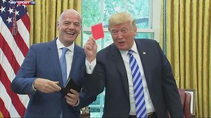 Infantino beschenkt Trump: Rote Karte für die Presse!