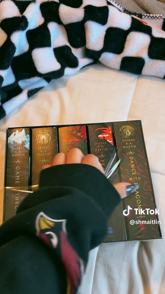 Game of Thrones Box Set - Ultimate Collection for Fans