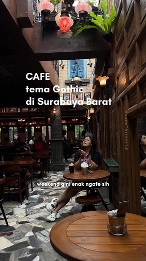 SHAMROCK KITCHEN & BAR | CAFE AESTHETIC SURABAYA | RESTAURANT