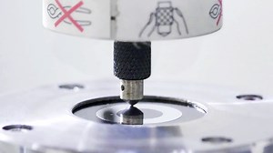 ¿Cuáles son los diferentes métodos para medir la dureza en los materiales?