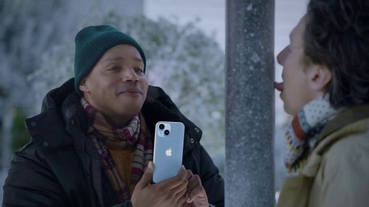 T-Mobile TV Spot, 'iPhone 14: Lamppost' Featuring Zach Braff, Donald Faison