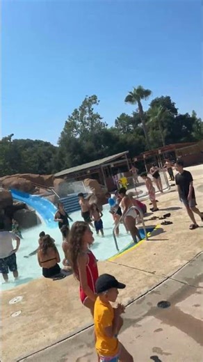 THIS REALLY HAPPENED AT RAGING WATERS CALIFORNIA⁉️