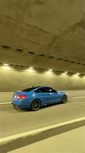 BMW 435i with M-Performance Exhaust Sound in Tunnel