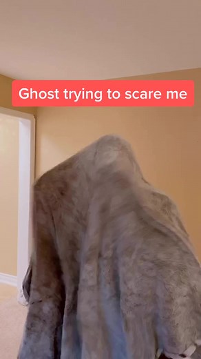 Don’t you hate it when scary ghosts try to haunt you 👻🤷🏻‍♂️ #scary #challenge #fyp #foryou #moosecraft #ghost #seeya #officelife