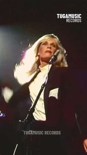 Bette Davis Eyes - Kim Carnes #shorts #dance #fyp #reels #80smusic #trending #viral #retro #fypシ