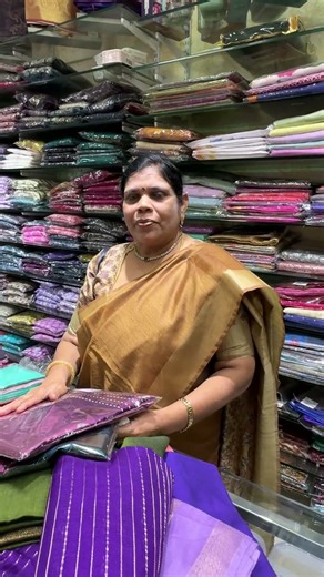 Customer Review about their saree shopping at Poorna Boutique Pallikaranai branch.