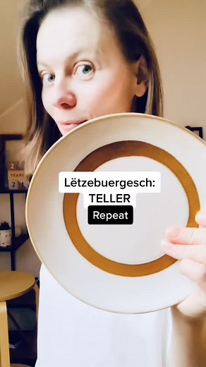 Repeat 🔁 #learnwithcards #learnluxembourgish #lëtzebuerg🇱🇺