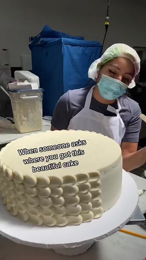 Intricate Cake Decorating Techniques for Stunning Desserts