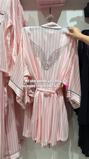 Victoria’s Secret Thailand on Instagram: "2 days left till Christmas & zero panic needed. These last-minute gifts NEVER miss. 🎄💅 🎄🎁 Christmas Weekend Exclusives happening online #linkinbio & in-stores now! Find out more on our stories or our website!"