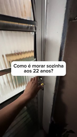 ✈️ Manda pra primeira amiga que vier na mente O jovem de hoje em dia só quer… …independência, aconchego e paz🤍🙌🏽 Tô certa? Curtir o vídeo é importante🤞🏽 . . . . . . . . . . . #donadecasa #adulto #quarto #decoracao #morarsozinha #morarsozinho #rotina #morandosozinha #vidaadulta #morarsozinha #morandosozinho #martablogueira