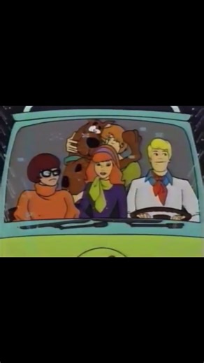 SCOOBY-DOO! on Instagram: "@scoobydoo @cartoonnetworkofficial promo ❤️ - #scoobydoo #promo #cartoonnetwork #scoob #scoobydoowhereareyou #commercial #hannabarbera #cartoons"