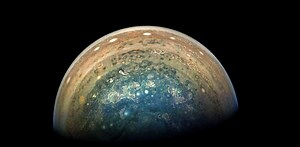 木星探査機ジュノーがとらえた、雄大な木星の様子