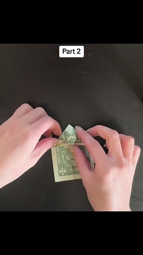 Origami money snail tutorial. Part 2 These snails are super cute and great for small gifts. You will need to grab a pair of small tweezers (or hemostats in my case) to pop open the shell. #money #moneyorigami #origamianimals #origami #snail #dollar