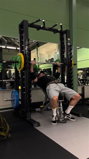 Ensimmäinen yläkropan treeni kisojen jälkeen. Sitten maanantaina alkaa projekti: Back to unbeatable. 🔹🔹🔹🔹🔹🔹🔹 #bullsallout #baoarmy #baoshop #one2one #bullmentula #classicphysique #bodybuilding #offseason @team_bullsallout @bullmentula @bullsallout @baoshopfi @puhdas_plus | Jani Pernell