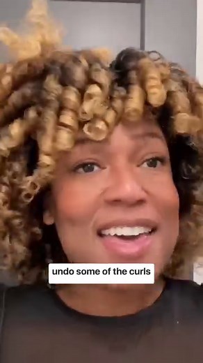 This is for the girlies who want to do a rod set but don’t know how to. Introducing the ultimate rod set hack. . . The twist and curl. I’ve been doing this little twist and curl hack since the 99 2000s. Back in my relaxed days I would twist and curl my hair when I was on the verge of a touch -up. It always give this fun curly fro look. The full tutorial to this rod set hack is available to our SeeSomeCurls Visual Library subscribers. Type SSC in the comments section to become a subscriber and ge