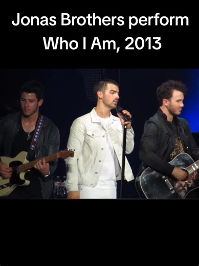 they need to bring this version back asap, joe was killing his verse. he sang it again recently which i love!! also we haven't seen nick play a guitar solo much since the incident iykyk 😭🙏🏾 #jonasbrothers #whoiam #nickjonas #joejonas #fyp
