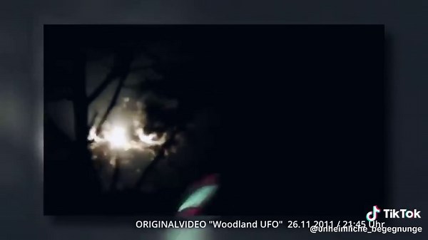 Spektakuläres Video zeigt UFO! #fyp #ufo #alien #unbekannt #trendingvideo #viralvideo #raumschiff #außerirdisch