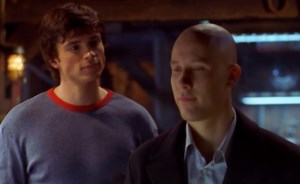 Crisis On Infinite Earth Star Tom Welling Reunites With Smallville Co-Star Michael Rosenbaum
