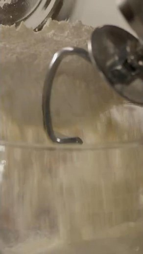 AP flour vs Bread flour - tips on what to use from a pro #chef #baking #bakingtips