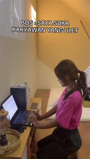 Karyawan Quality Time yang ulet 🐛 siap membantu customer untuk reservasi dan mengamankan ruangan sesuai bookingan customer 💪🏻 Booking & reservasi now? Chat admin segera!!! 🎬 Open 12:00 - Close 23:00 WIB ☎ 081189996860 📍Untuk Lokasinya : Ruko Aero Prime, Jl. Raya Citra Garden 8 blok F2 No.09-10, Kalideres, Kec. Kalideres, Kota Jakarta Barat, Daerah Khusus Ibukota Jakarta 11840 #privatecinematerdekat #qualitytjmedate #privateroomjakarta #newdateideas #pacaranrasaliburan