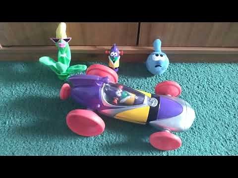 Reviewing Veggie Merch Ep. 3! '2000 BigIdea / Mattel, Fisher-Price LarryMobile!' 🥒