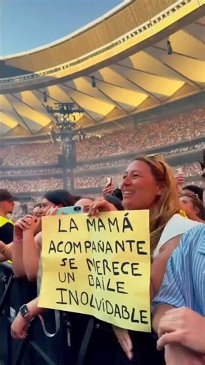 Bad Bunny complaciendo a una madre (11 Jun 2026) Live in Madrid, España