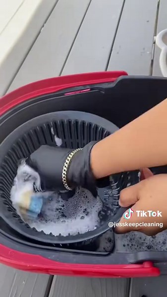 How to Deep Clean Your Mop Bucket Effectively