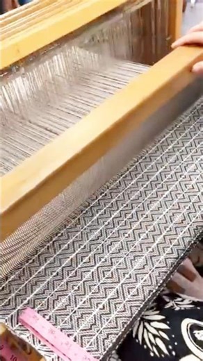 Amazing Shuttle Loom Weaving #shuttleloom #weaving #weavingloom