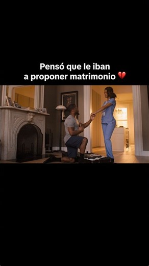Prioridades son prioridades... 😂 La película #72Horas, con Kevin Hart, ya está disponible.